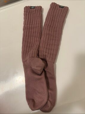 ALO Yoga Scrunch Socks